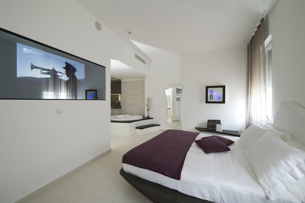 Aparthotel Duomo Milão Exterior foto