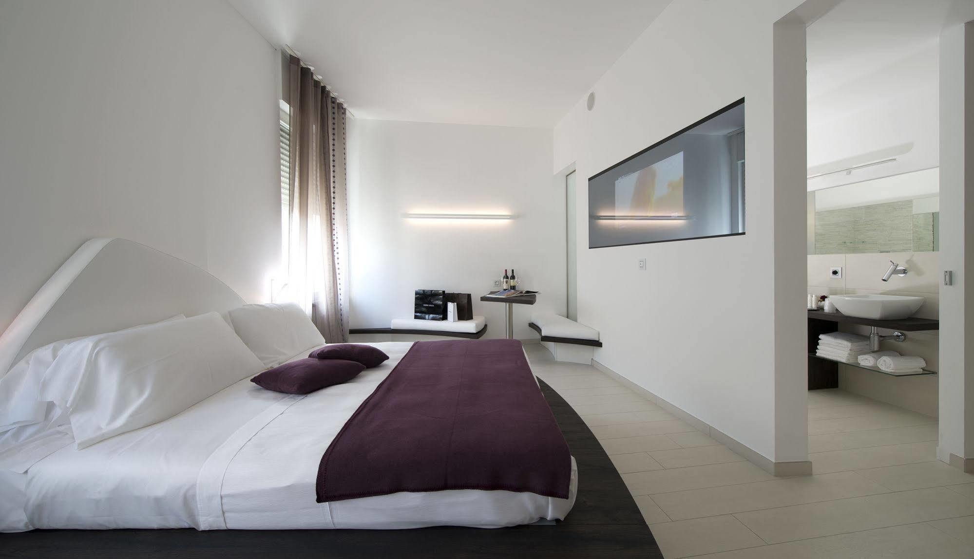Aparthotel Duomo Milão Exterior foto